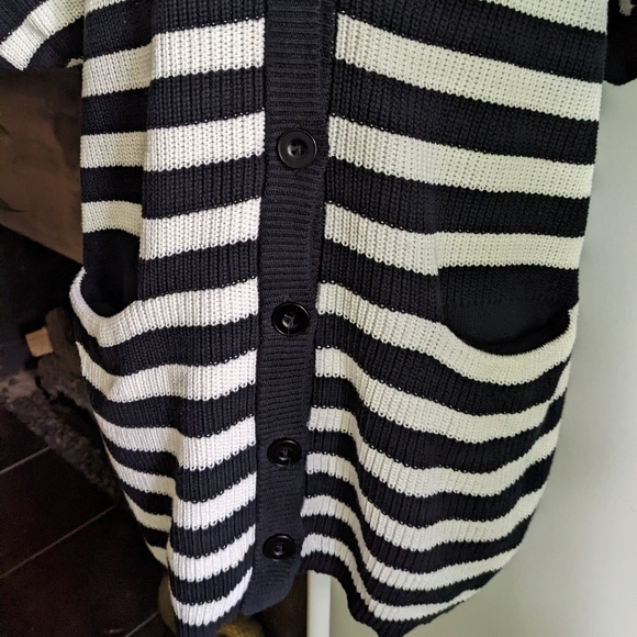 CAbi #5289 Black/White Striped The Whistle Cardigan Sweater Women's XS Oversize - Picture 3 of 10